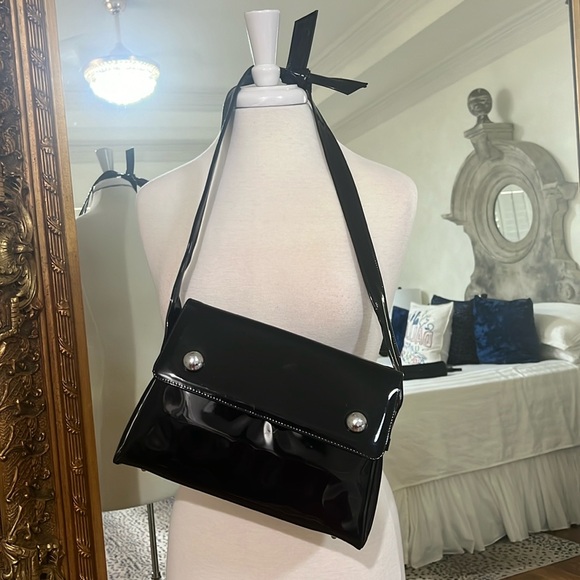 Vintage CROWN LEWIS black patent leather bag with silver accents bow and strap - Picture 5 of 13